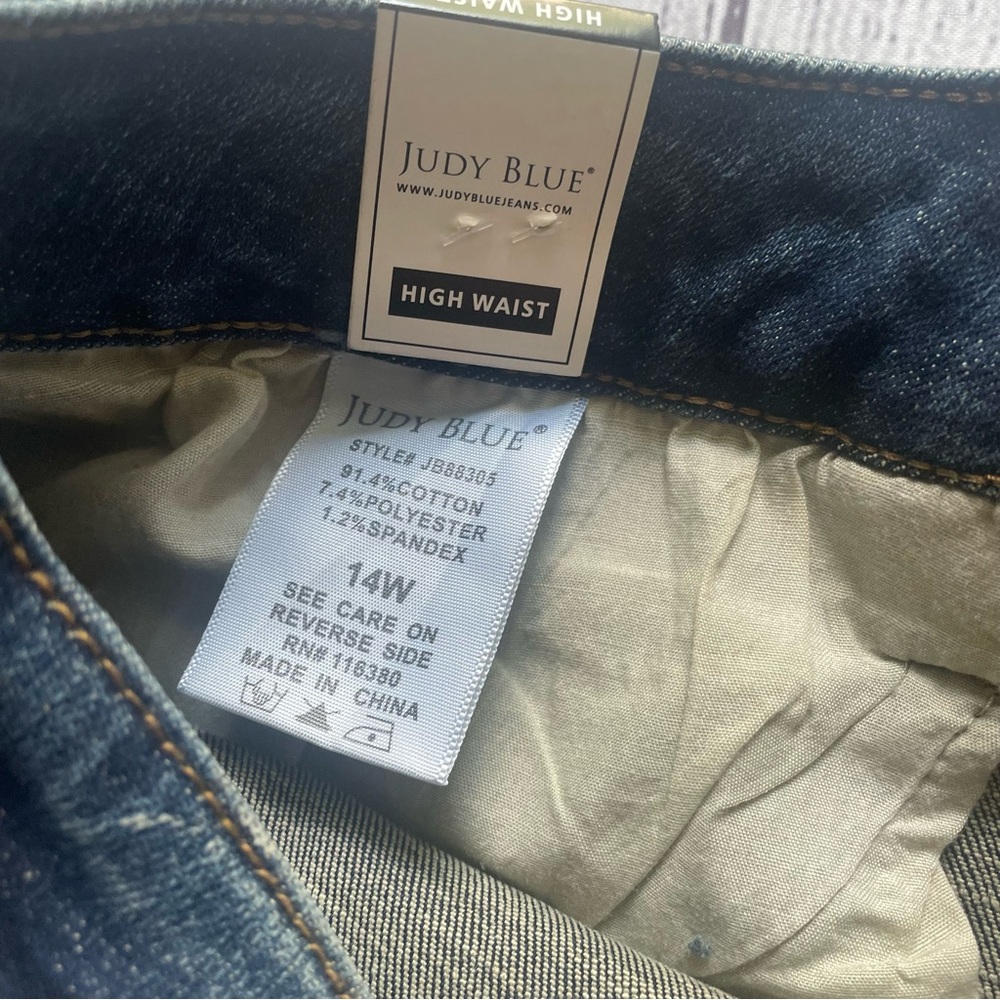 Judy Blue Dark Wash High Rise Distressed Jeans - Picture 3 of 12